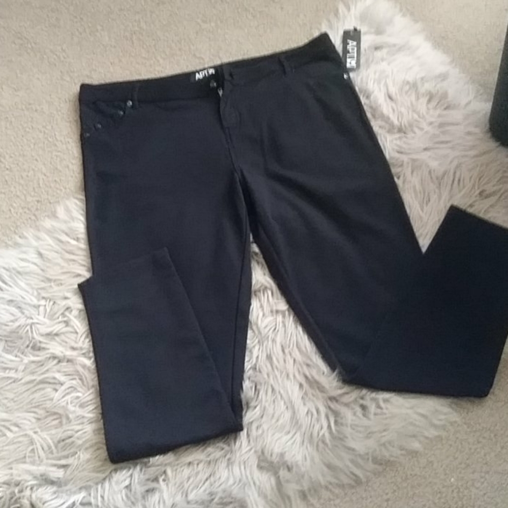 Dress pants apt 9. Black. New